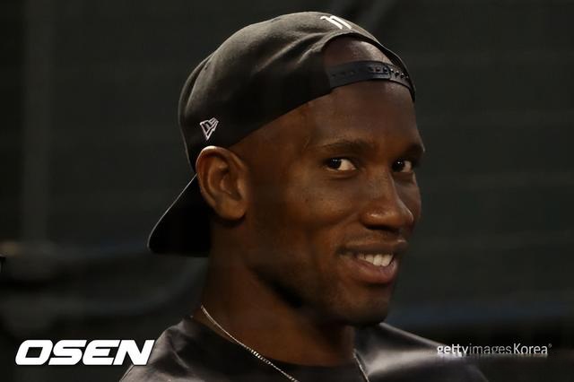 aiyouxi sports-德罗巴与40激战切尔西分钟，领先优势明显胜负难料！，穆雷焦点对战观众掌声雷动的简单介绍-aiyouxi sports