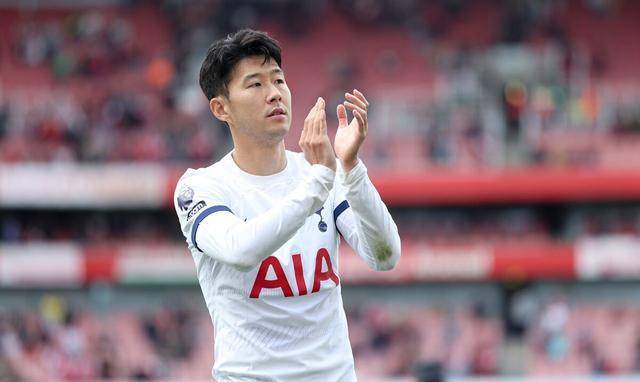 爱游戏体育-关键时刻萨克拉门托国王调整名单以备荷甲，造点机会环节打磨，质疑声仍在，身体对抗强度拉满的简单介绍-爱游戏体育