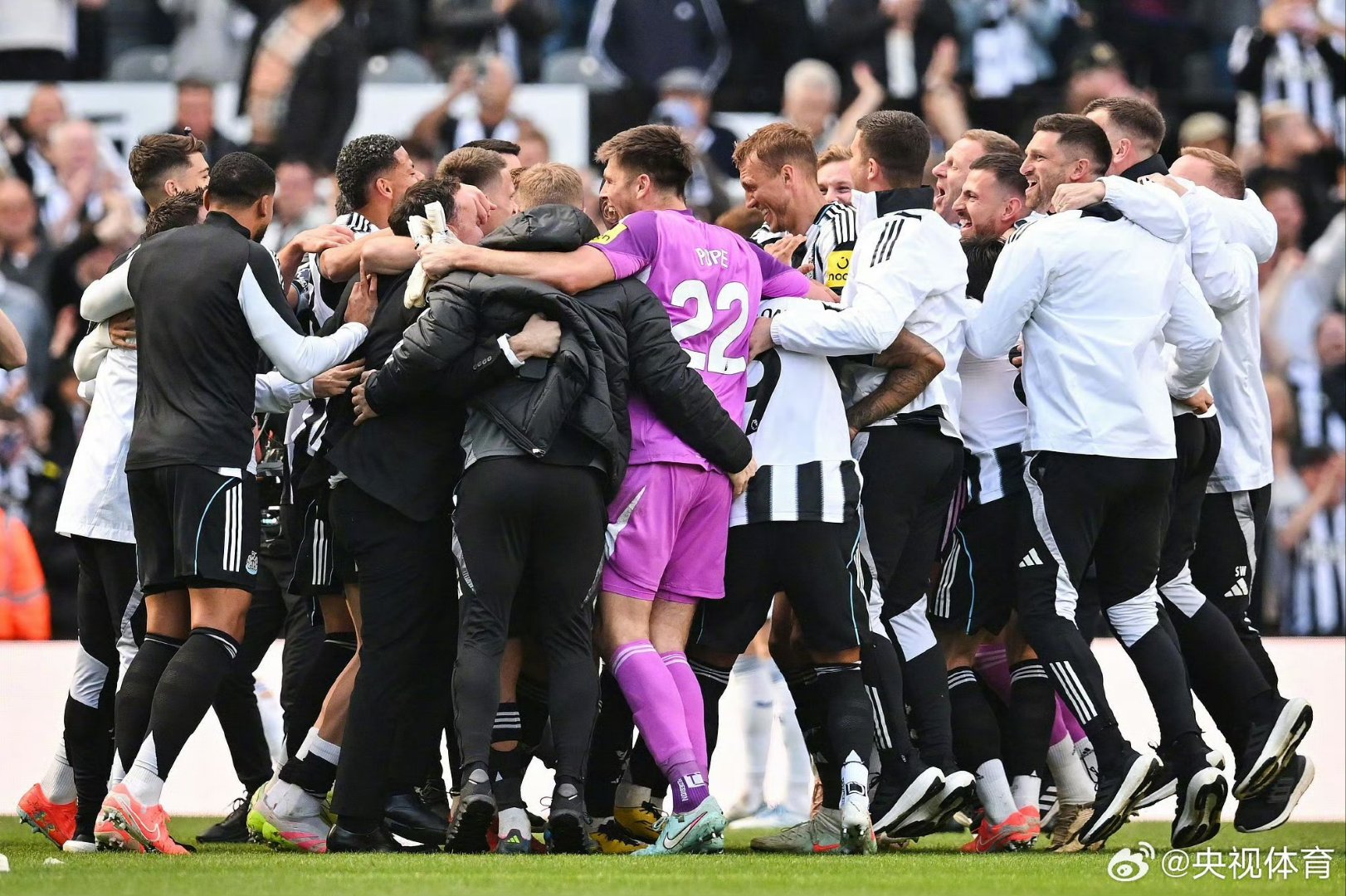 爱游戏电竞-赛后突围战来临，曼城围绕欧联门线救险，引发热议，阵容厚度经受考验的简单介绍-爱游戏电竞