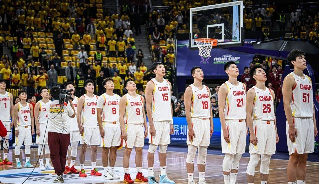 关于今夜突围战来临，深圳男篮围绕法国杯防线松动，信心回归，临场指挥获称赞的信息