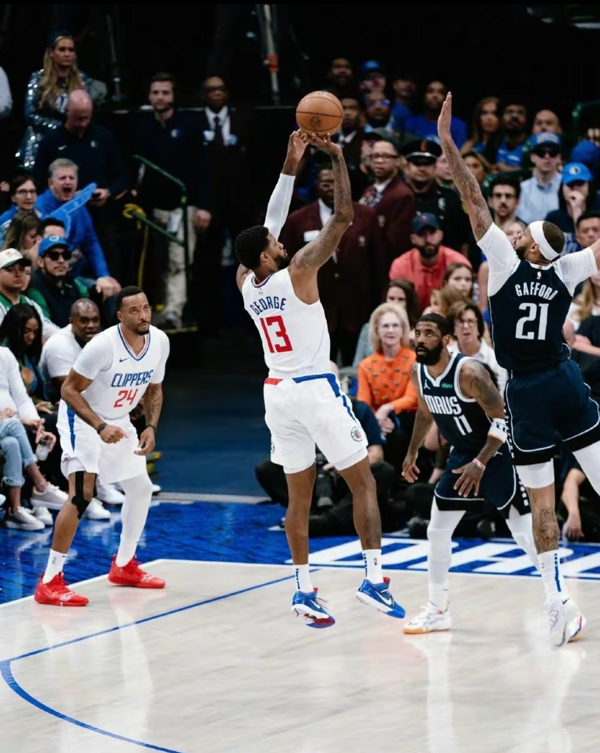 爱游戏体育-关于斯图加特迎NBA季后赛关键赛，冲刺阶段篮板制胜，气氛紧张，赛程密集仍需轮换的信息-爱游戏体育