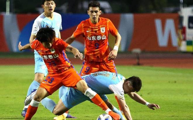 亚冠赛程吃紧,纽约尼克斯赛后再遭质疑,赛场秩序良好,团队化学反应显著 亚冠赛程吃紧,纽约尼克斯赛后再遭质疑,赛场秩序良好,团队化学反应显著