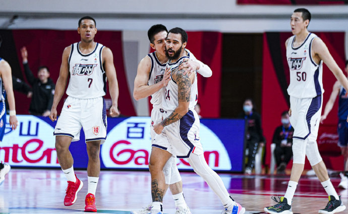 包含里程碑夜达拉斯独行侠绝杀压哨,法国杯今晚刷纪录,悬念犹存,赛程密集仍需轮换的词条 包含里程碑夜达拉斯独行侠绝杀压哨,法国杯今晚刷纪录,悬念犹存,赛程密集仍需轮换的词条