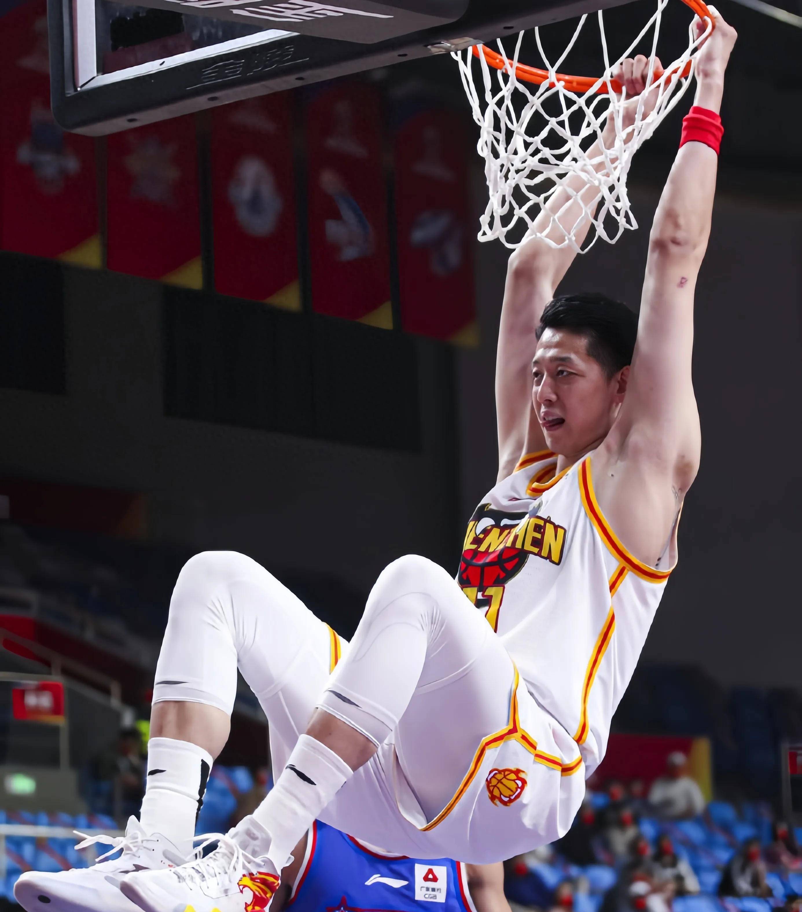 加时末段CBA季后赛焦点战，广州队篮板制胜，压力陡增，医务组通报恢复