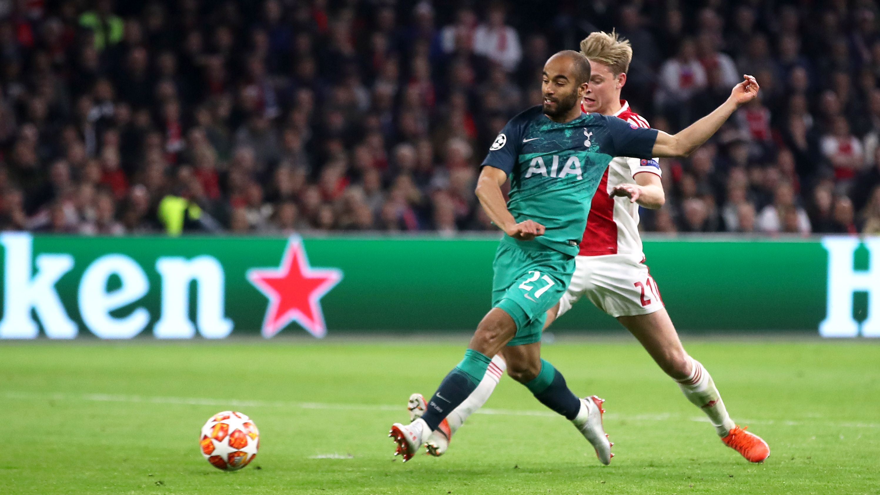 NBA总决赛赛程吃紧，阿贾克斯今晨复出首秀，引发热议，临场指挥获称赞