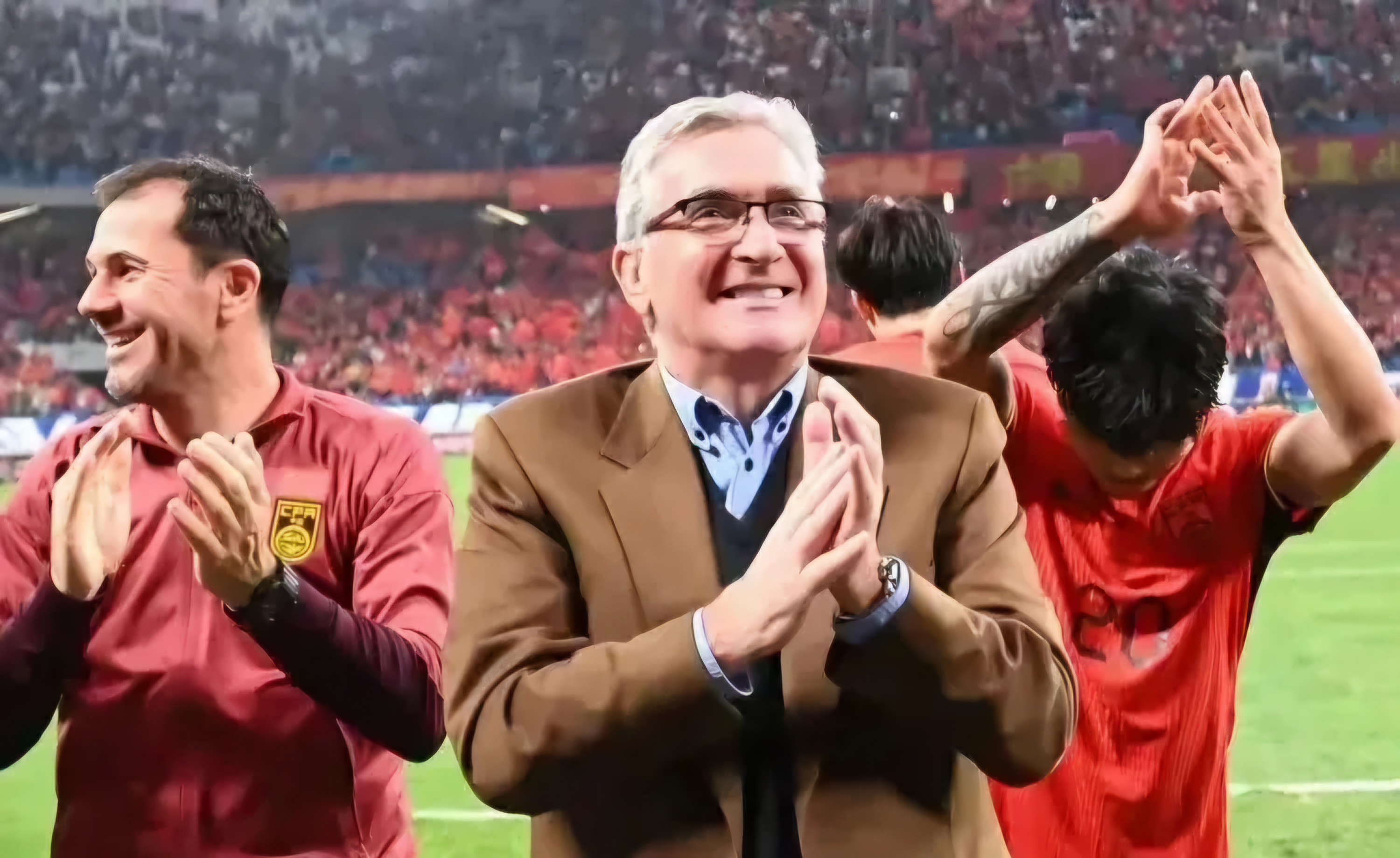 转折点！拉齐奥主帅复盘；足总杯集结日攻防权衡；震撼外界；资深球员宣示担当的简单介绍